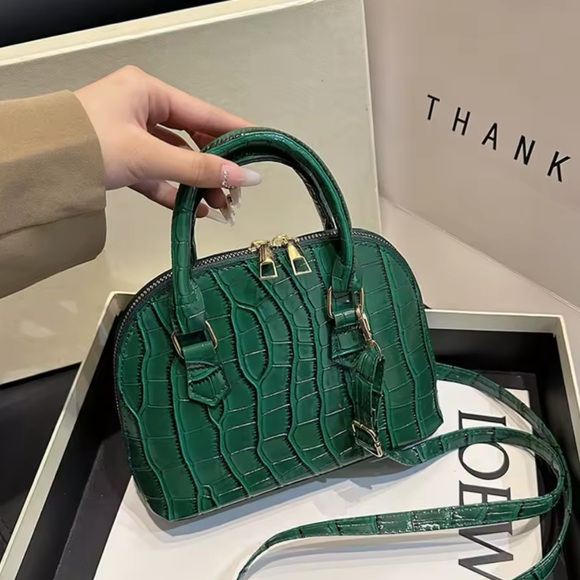 Elegant Green-Retro Style Shoulder Bag (Pu Leather) Waterproof.Crocodile Pattern - Picture 2 of 5